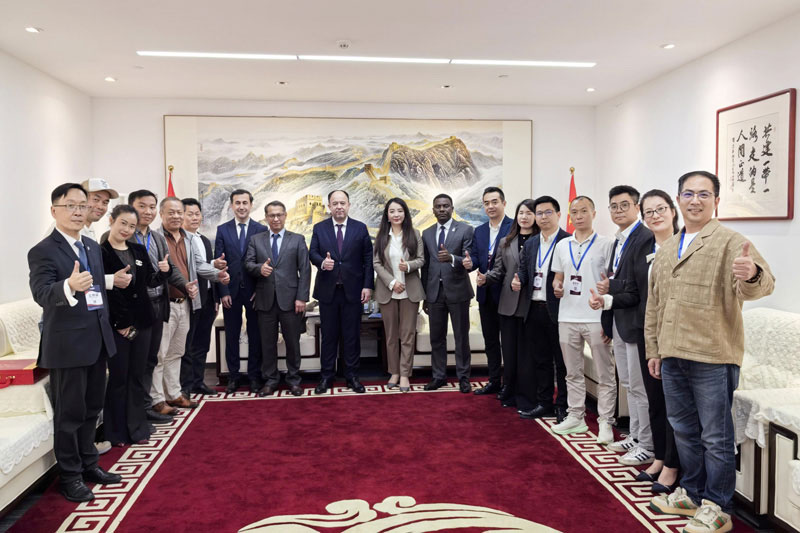 意昂体育3受邀参加“乌兹别克斯坦驻广州总领事贸易投资合作座谈会”｜助力中国体育制造高质量出海